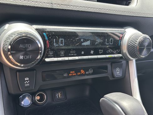 Used 2025 Toyota RAV4 XLE Premium AWD/4WD image 21