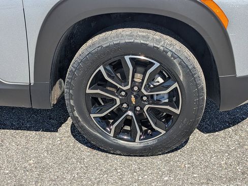 Certified 2023 Chevrolet TrailBlazer ACTIV w/ Technology Package AWD/4WD image 26