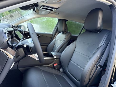 New 2025 Mercedes-Benz GLC 350e 4MATIC image 12