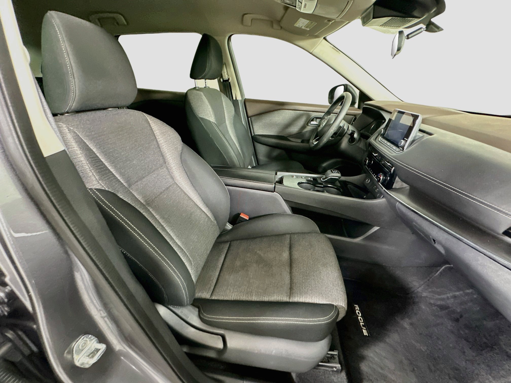 Used 2021 Nissan Rogue SV FWD image 30