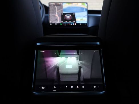 Used 2023 Tesla Model X image 32