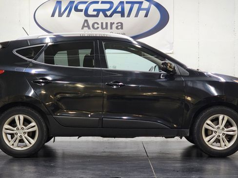 Used 2011 Hyundai Tucson GLS AWD/4WD image 3