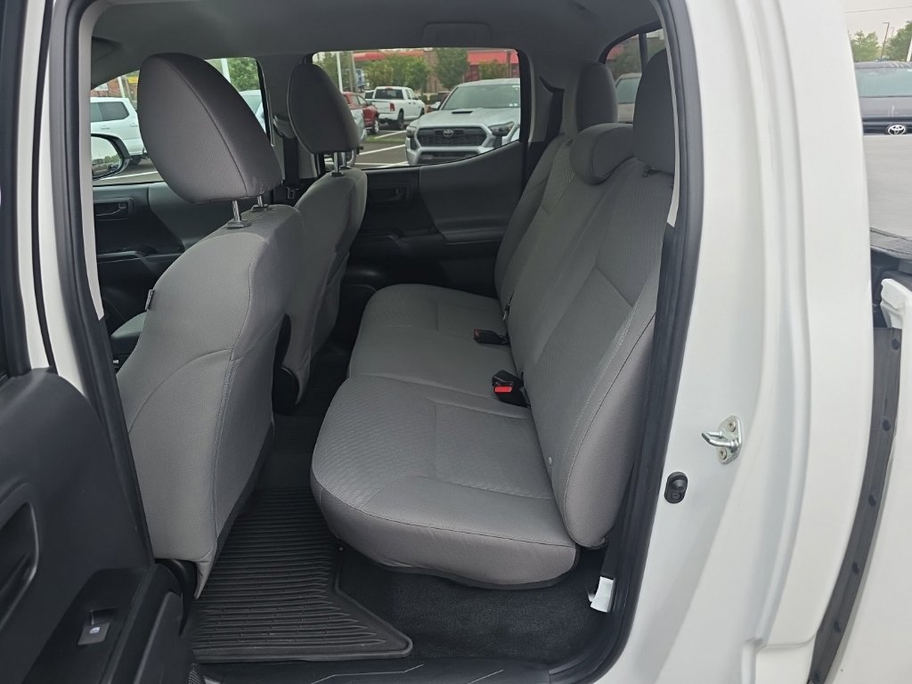 Used 2022 Toyota Tacoma SR AWD/4WD image 12