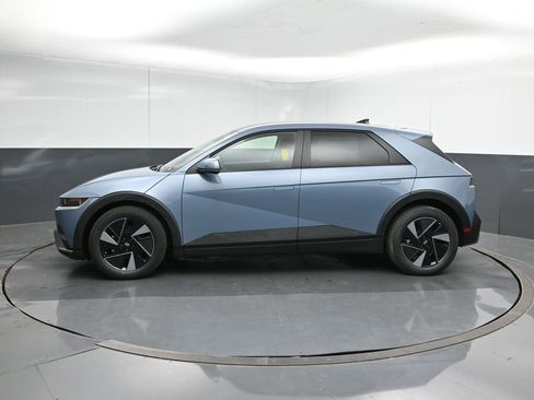 New 2026 Hyundai Ioniq 5 SE RWD image 2