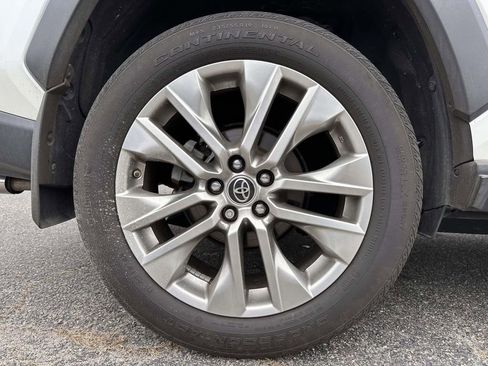 Used 2019 Toyota RAV4 Limited w/ Advanced Technology Package AWD/4WD image 6