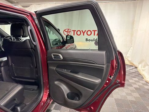 Used 2019 Jeep Grand Cherokee Altitude image 13