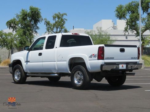 Used 2004 Chevrolet Silverado 2500 LT w/ Skid Plate Package AWD/4WD image 13