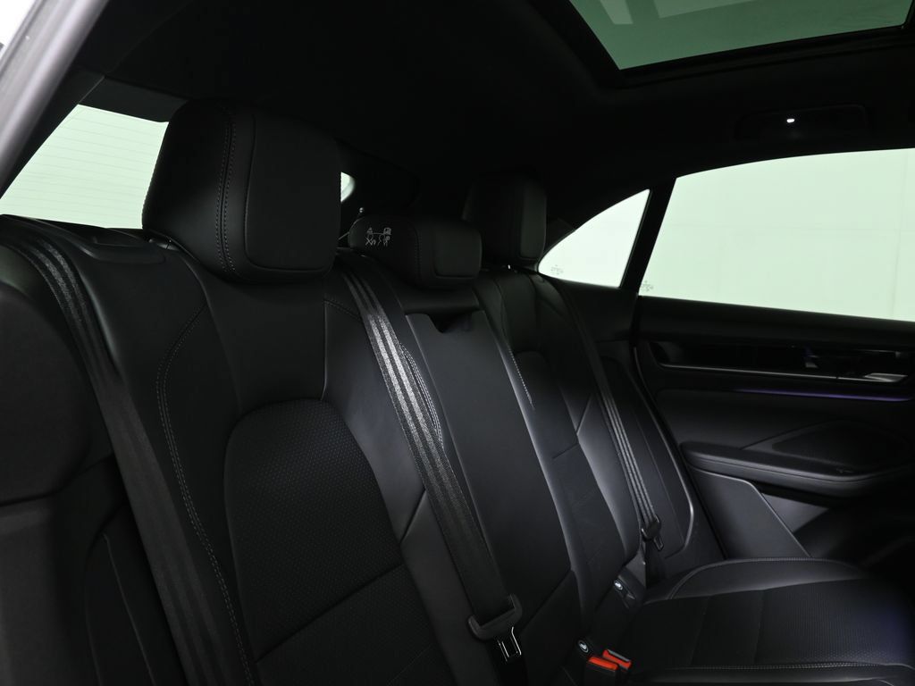 Used 2026 Porsche Macan 4 Electric AWD/4WD image 39