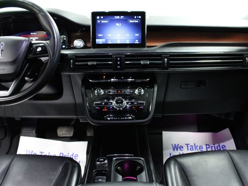 Used 2022 Lincoln Corsair Reserve w/ Elements Package image 18
