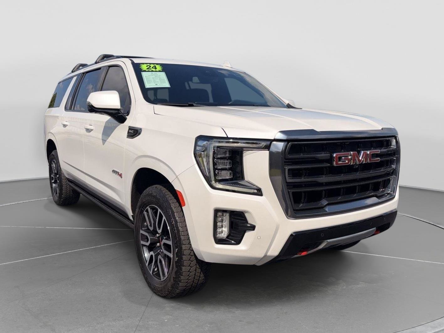 Used 2024 GMC Yukon XL AT4 w/ Technology Package AWD/4WD image 7
