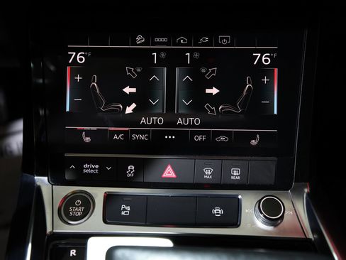 Used 2021 Audi e-tron Premium w/ Convenience Plus Package image 20