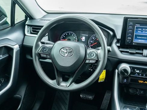 Used 2020 Toyota RAV4 LE FWD image 32
