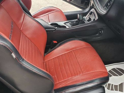 Used 2015 Dodge Challenger R/T Plus image 19
