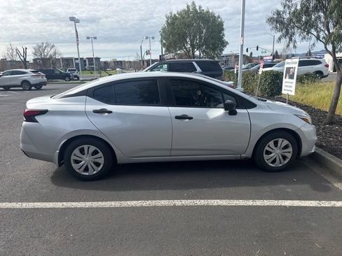 Used 2021 Nissan Versa S image 8