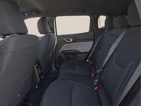 Used 2025 Jeep Compass Sport image 9