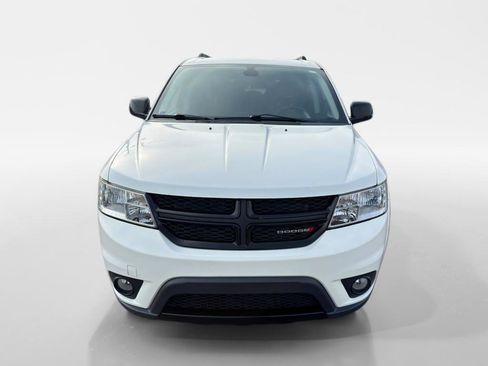 Used 2019 Dodge Journey SE w/ Connectivity Group FWD image 8