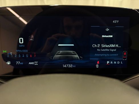 Used 2025 Chevrolet Equinox LT w/ Convenience Package II image 13