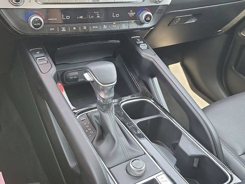 Used 2025 Kia Telluride S FWD image 17