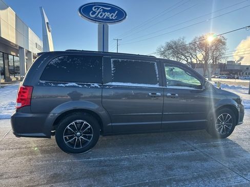 Used 2017 Dodge Grand Caravan GT image 8