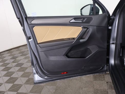 Used 2022 Volkswagen Tiguan SE image 23