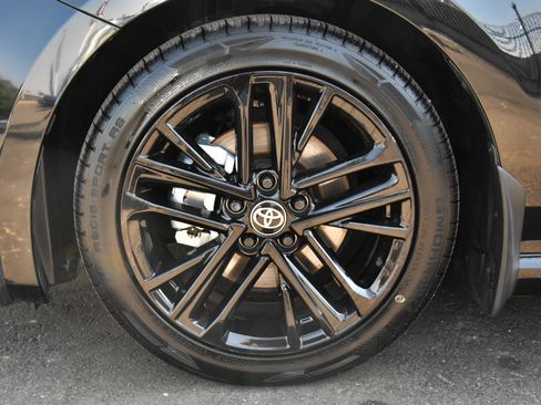 Used 2025 Toyota Camry SE w/ Convenience Package FWD image 12