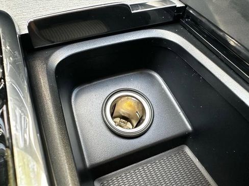 New 2025 Volvo XC60 B5 Plus w/ Climate Package image 15