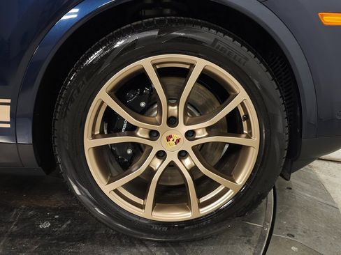 Used 2024 Porsche Cayenne S image 13