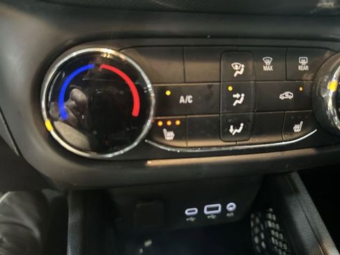 Used 2022 Chevrolet TrailBlazer RS AWD/4WD image 34