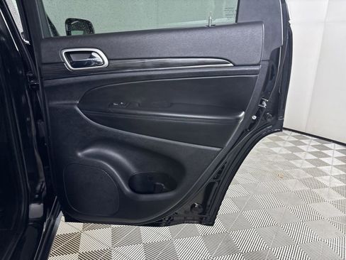 Used 2022 Jeep Grand Cherokee Limited image 27