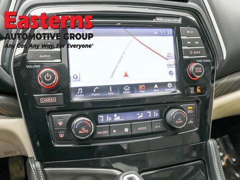 Used 2017 Nissan Maxima Platinum image 19