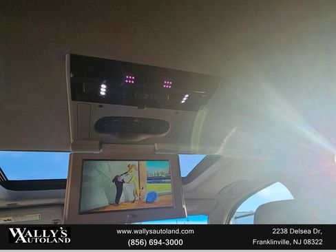 Used 2019 Chevrolet Suburban Premier image 14