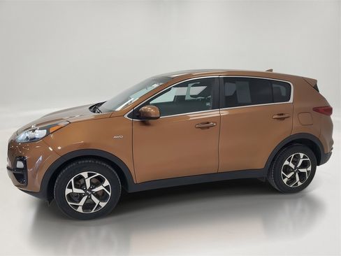 Used 2020 Kia Sportage LX image 4
