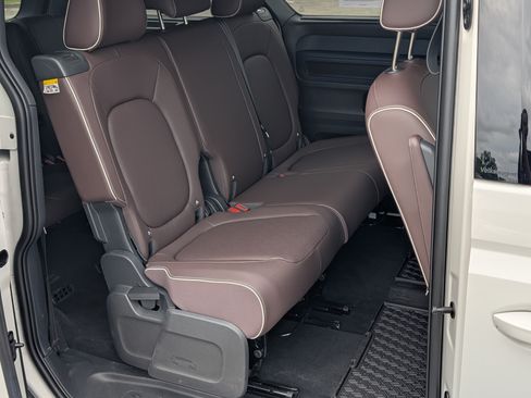 Used 2025 Volkswagen ID. Buzz Pro S RWD image 22