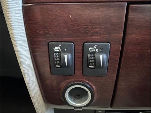 Used 2012 Toyota Sienna XLE w/ Entertainment Pkg image 24