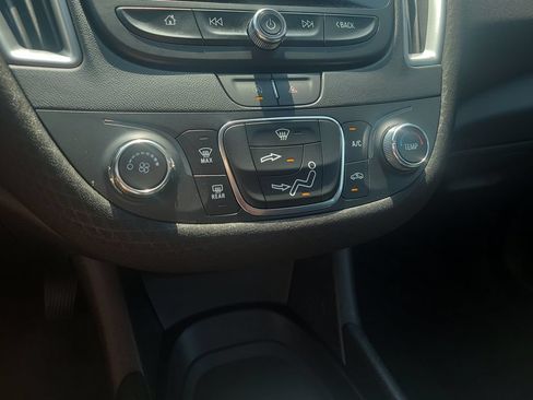 Used 2025 Chevrolet Malibu RS FWD image 22