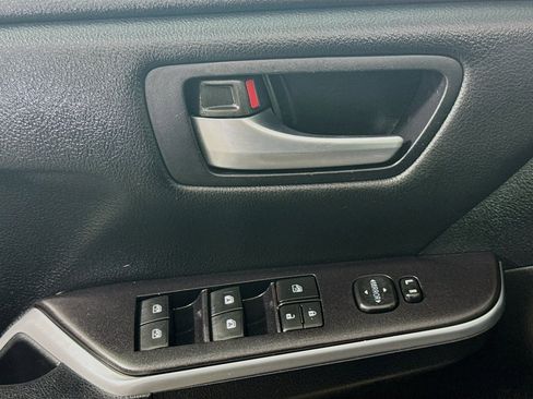 Used 2015 Toyota Camry LE FWD image 20