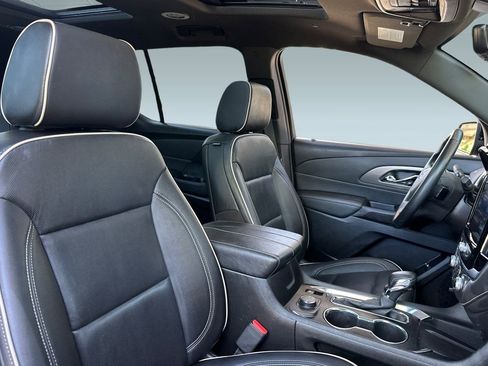 Used 2023 Chevrolet Traverse Premier w/ Redline Edition image 33