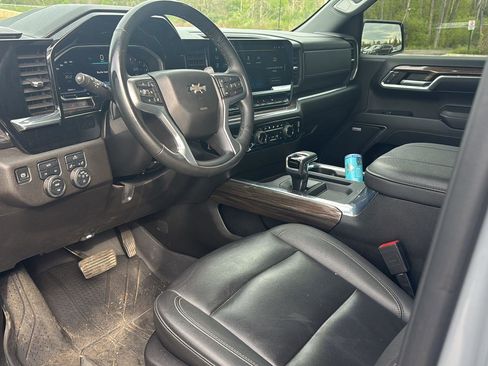 Used 2024 Chevrolet Silverado 1500 RST w/ Convenience Package II AWD/4WD image 12