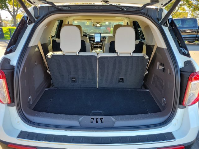 Certified 2023 Ford Explorer Platinum w/ Technology Package AWD/4WD image 34