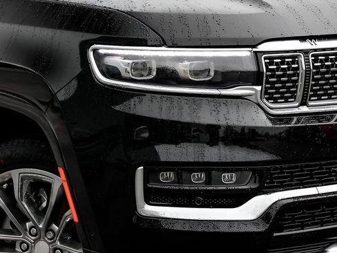 Used 2023 Jeep Grand Wagoneer L Series II w/ Premium Group II image 5