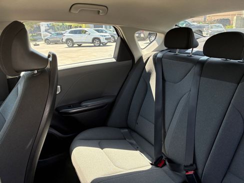 Used 2025 Kia K4 LXS image 41