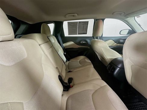 Used 2016 Jeep Cherokee Sport w/ Cold Weather Group image 28