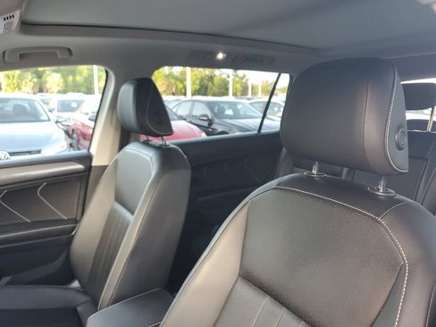 Certified 2023 Volkswagen Tiguan SE w/ Panoramic Sunroof Package FWD image 22