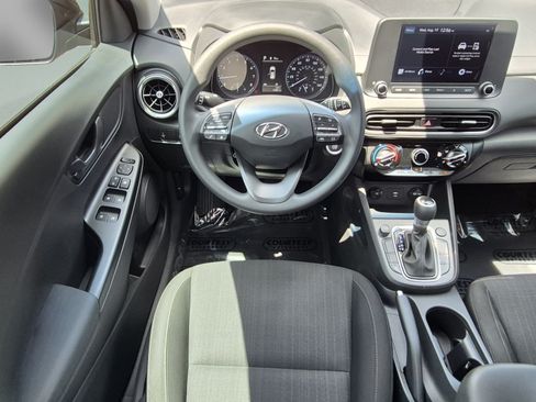 Certified 2022 Hyundai Kona SEL FWD image 11