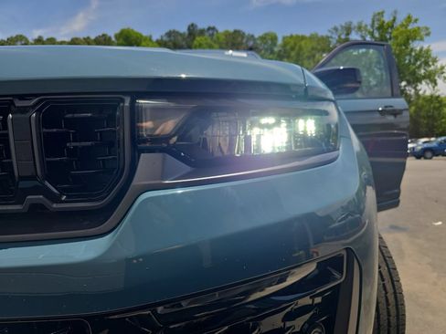 New 2026 Jeep Grand Cherokee Limited AWD/4WD image 33