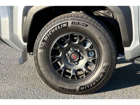 New 2025 Toyota 4Runner TRD Off-Road Premium image 33