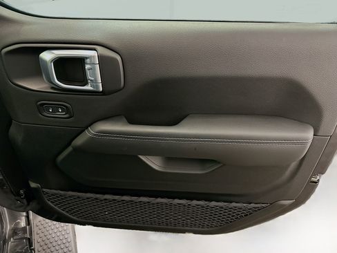 Used 2023 Jeep Wrangler Sahara w/ Cold Weather Group image 33