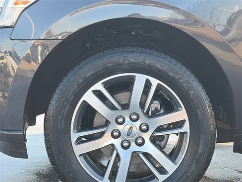 Used 2024 Ford Expedition Limited image 5