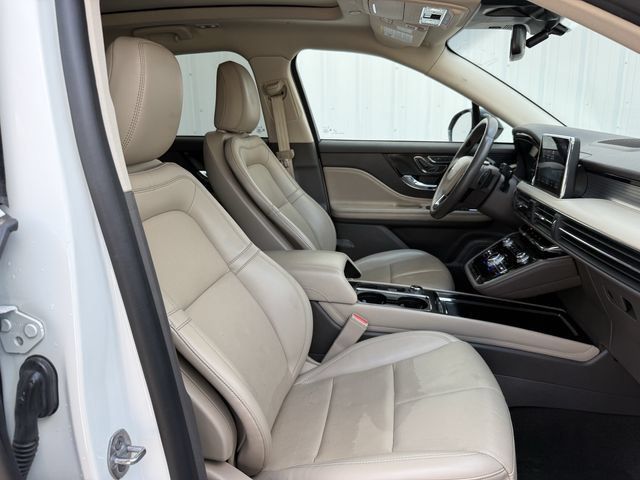 Used 2022 Lincoln Corsair AWD w/ Premium Package image 27