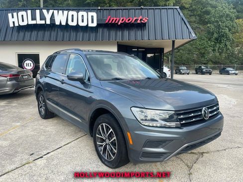 Used 2020 Volkswagen Tiguan SE image 1